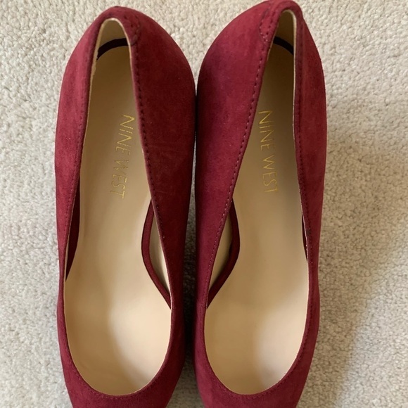 Nine West NEW Eniola 9X, red pointy pump Suede leather, size 6.5, jewel red - Picture 8 of 16